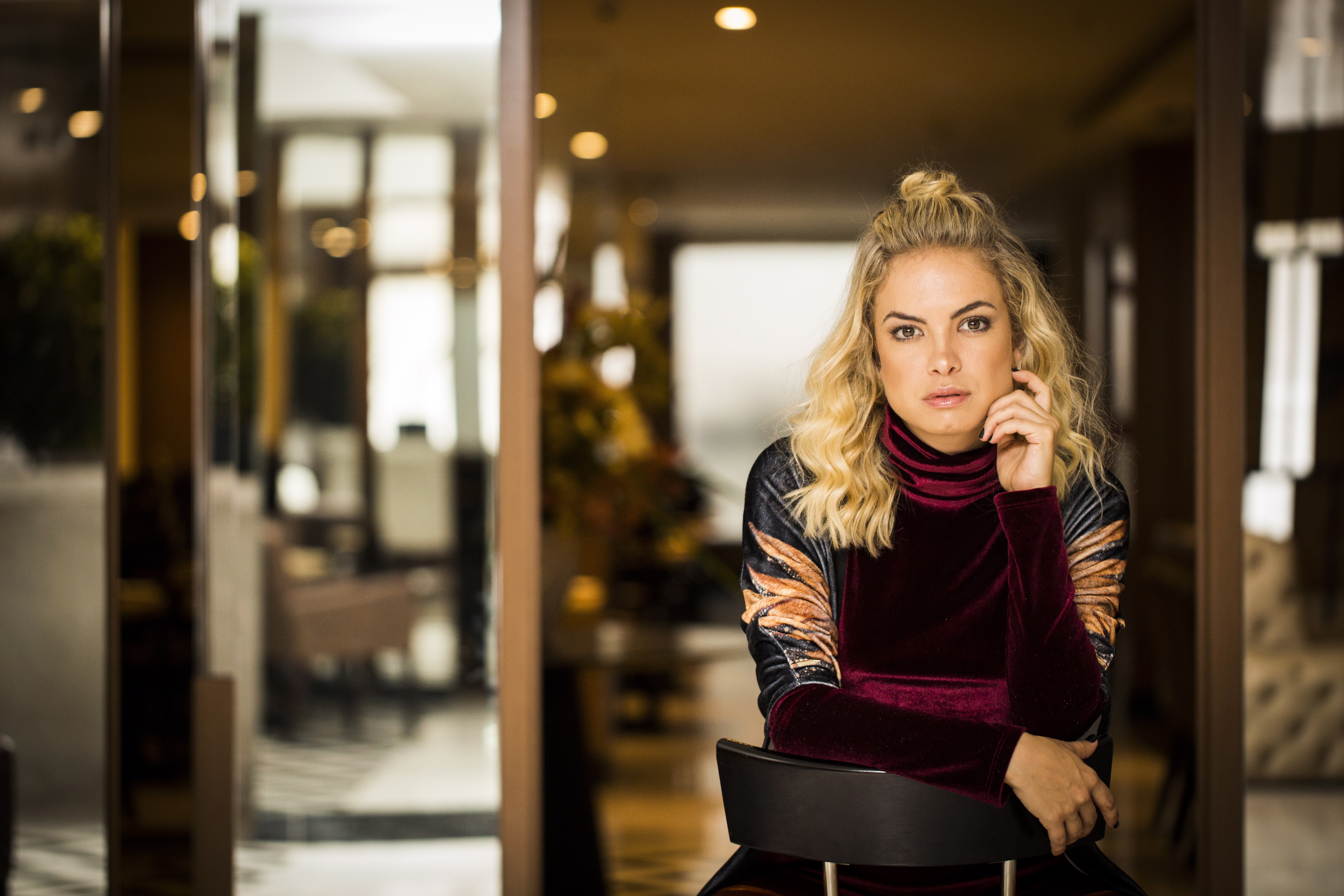 Letícia Colin, Arthur Aguiar, Chay Sued e outros famosos se despedem de Lua Blanco em velório restrito no Rio