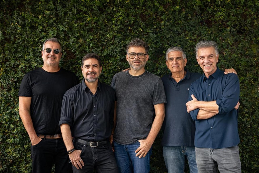 Henrique Portugal e Conexão Rio com ''As canções que não fiz para ela' — Foto: Divulgação
