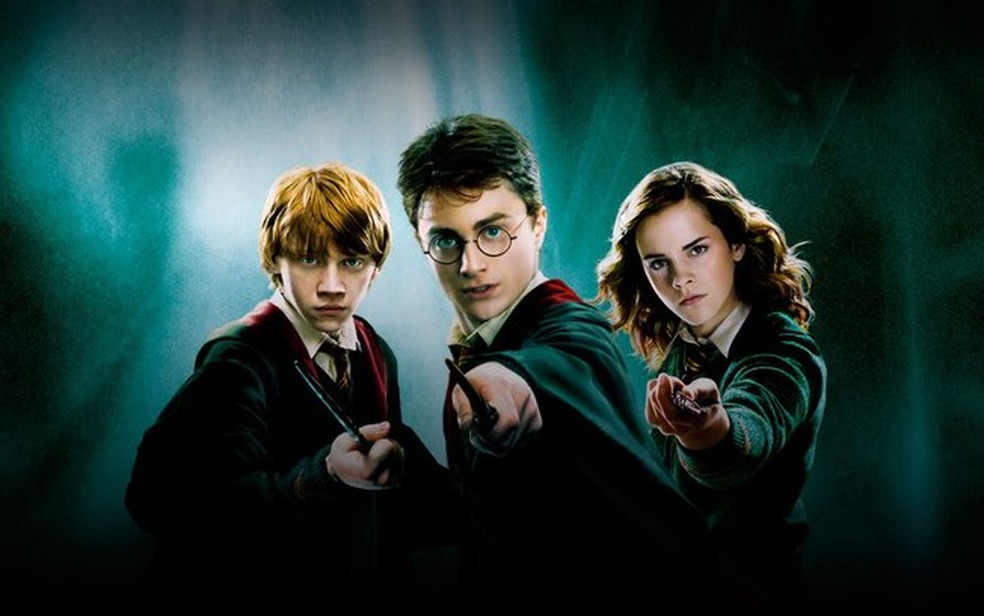 Rupert Grint, Daniel Radcliffe e Emma Watson, que estrelaram os filmes da saga, darão lugar a novos atores no projeto para o streaming — Foto: Divulgação