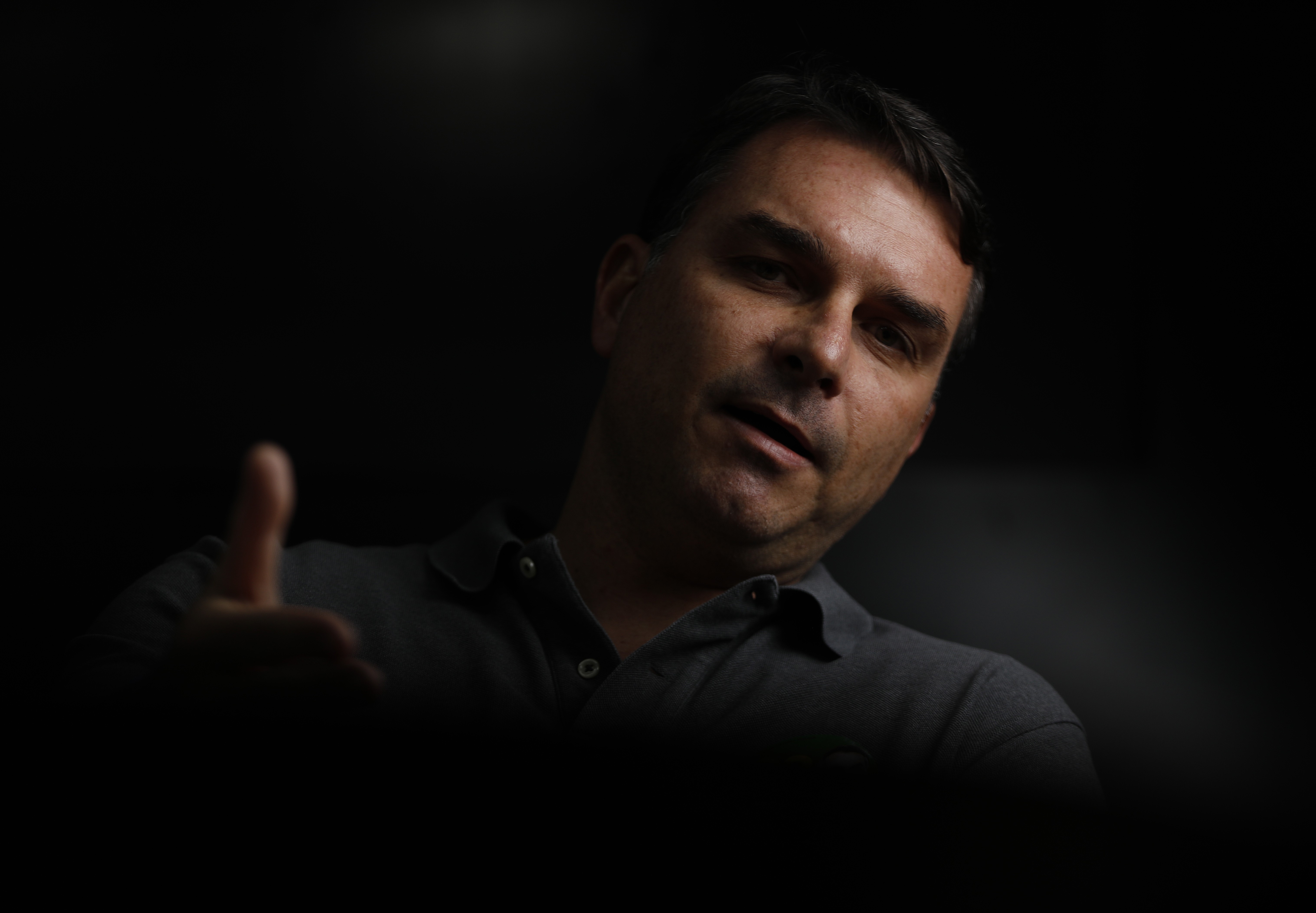 Em meio a embate sobre escala 6x1 no Senado Flvio deixa B | Política - Imagem 2 | QTU - Notícias