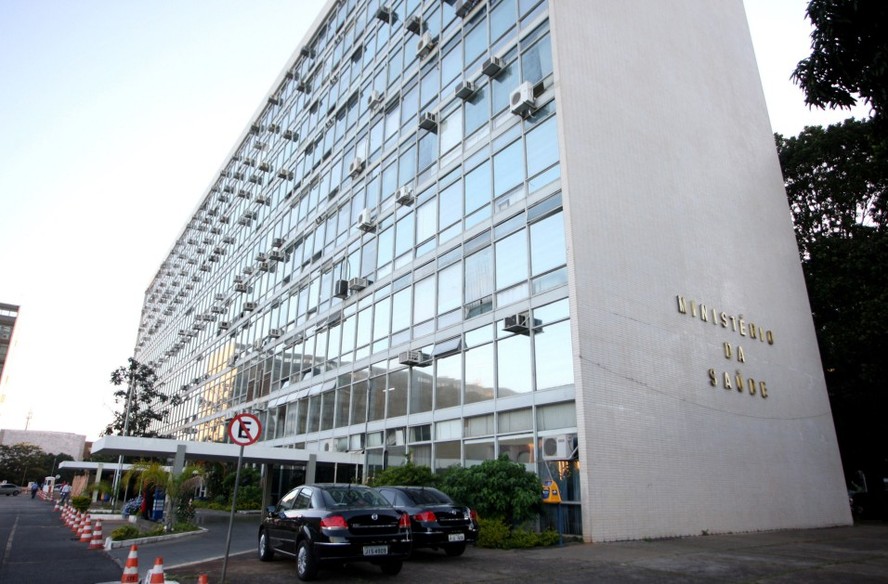 Ministério da Saúde anunciou a retomada de mil obras que estavam paralisadas