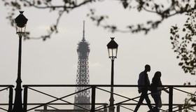 'Corrente louca' do Sena e chuva contínua perturbam reta final da preparação de Paris-2024