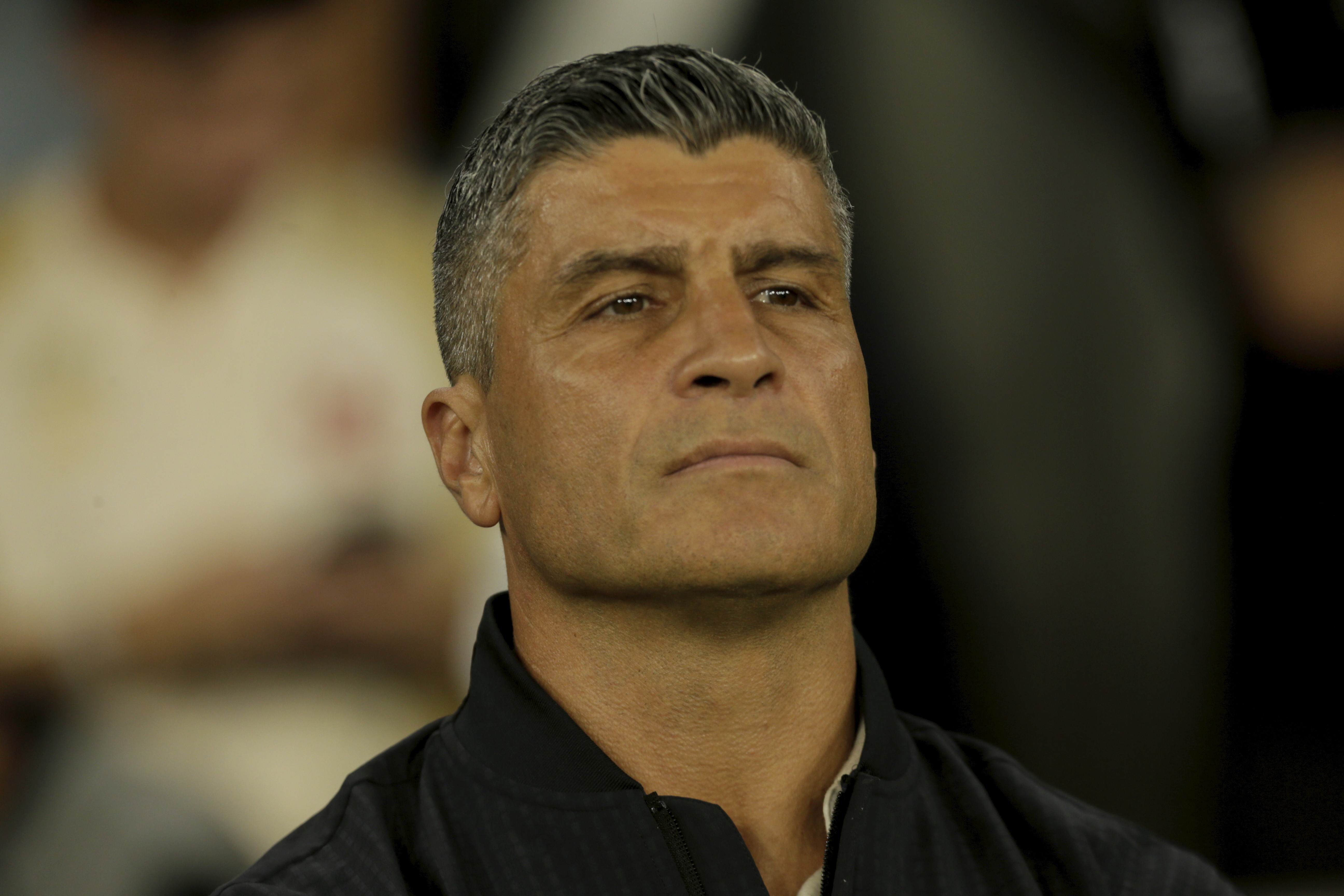 Pressionado no Brasileirão, Vasco tenta se reerguer após eliminação traumática no Maracanã