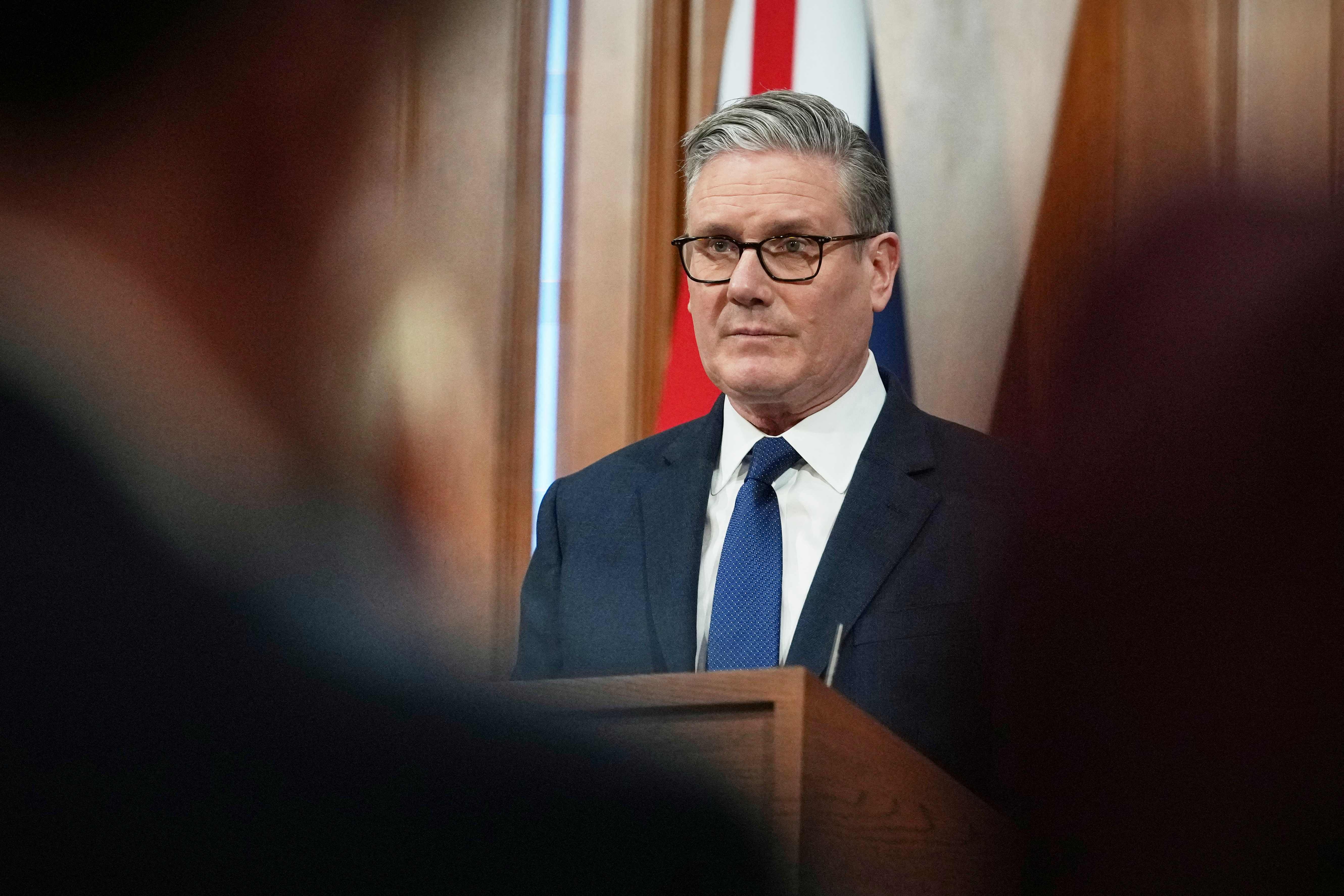 Premier britânico diz que há 'muito trabalho a fazer' para reabrir o Estreito de Ormuz