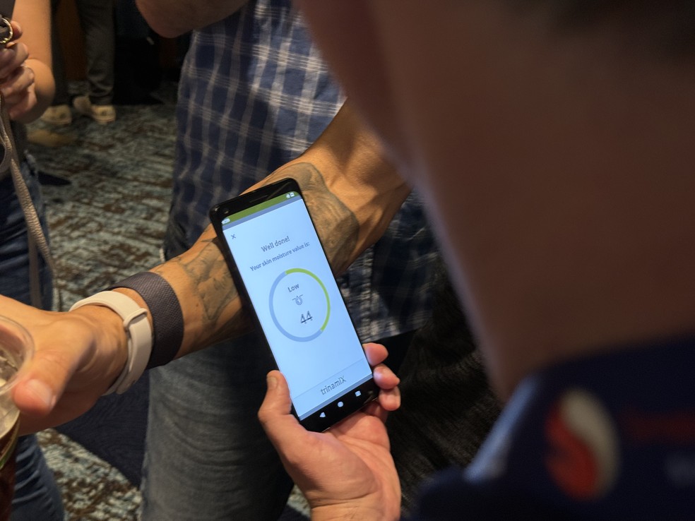 Celulares vão ganhar novas funções com inteligência artificial — Foto: Bruno rosa