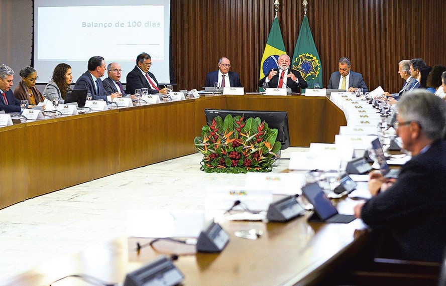 Lula comanda reunião ministerial: parlamentares apresentaram 150 emendas à MP que reorganizou o governo, em movimento que espelha também disputa por espaço e verbas na Esplanada