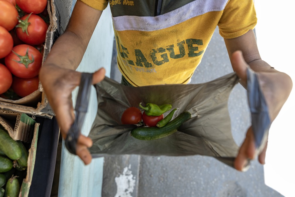 Mercado em Gaza — Foto: Saher Alghorra / The New York Times