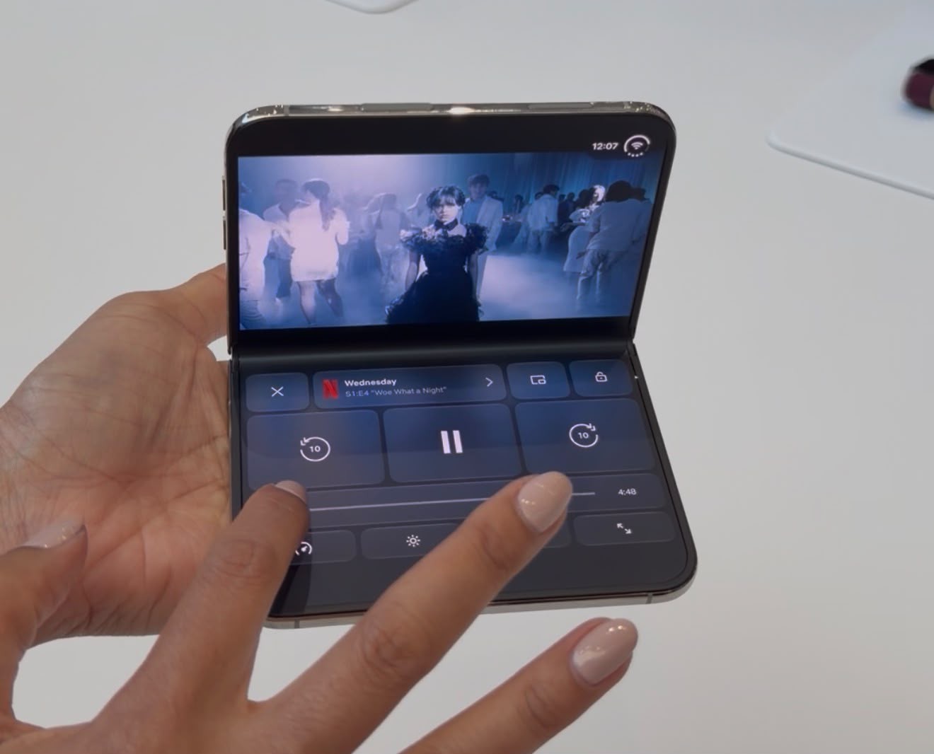 Do Netflix ao Instagram: os apps que mudaram para aproveitar o iPhone Duo