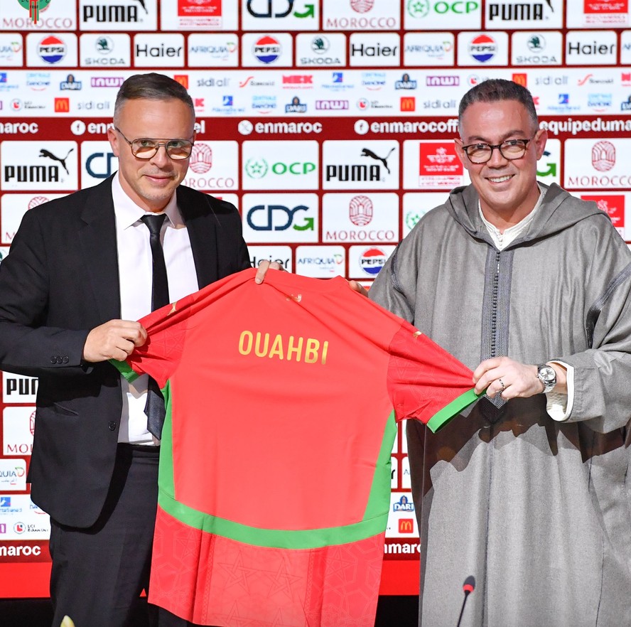 Mohame Ouahbi (esquerda) é o novo técnico de Marrocos