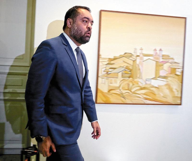 Anos de turbulência: feito governador após impeachment e reeleito, Castro deixa cargo antes de possível cassação