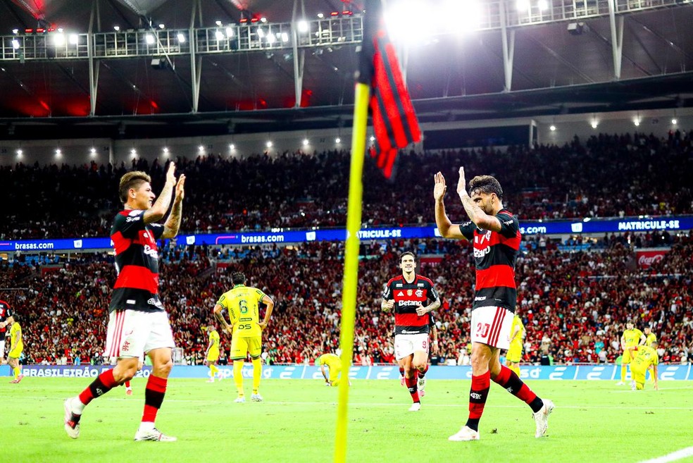 Carrascal e Paquetá marcaram para o Flamengo diante do Mirassol — Foto: Gilvan de Souza/Flamengo