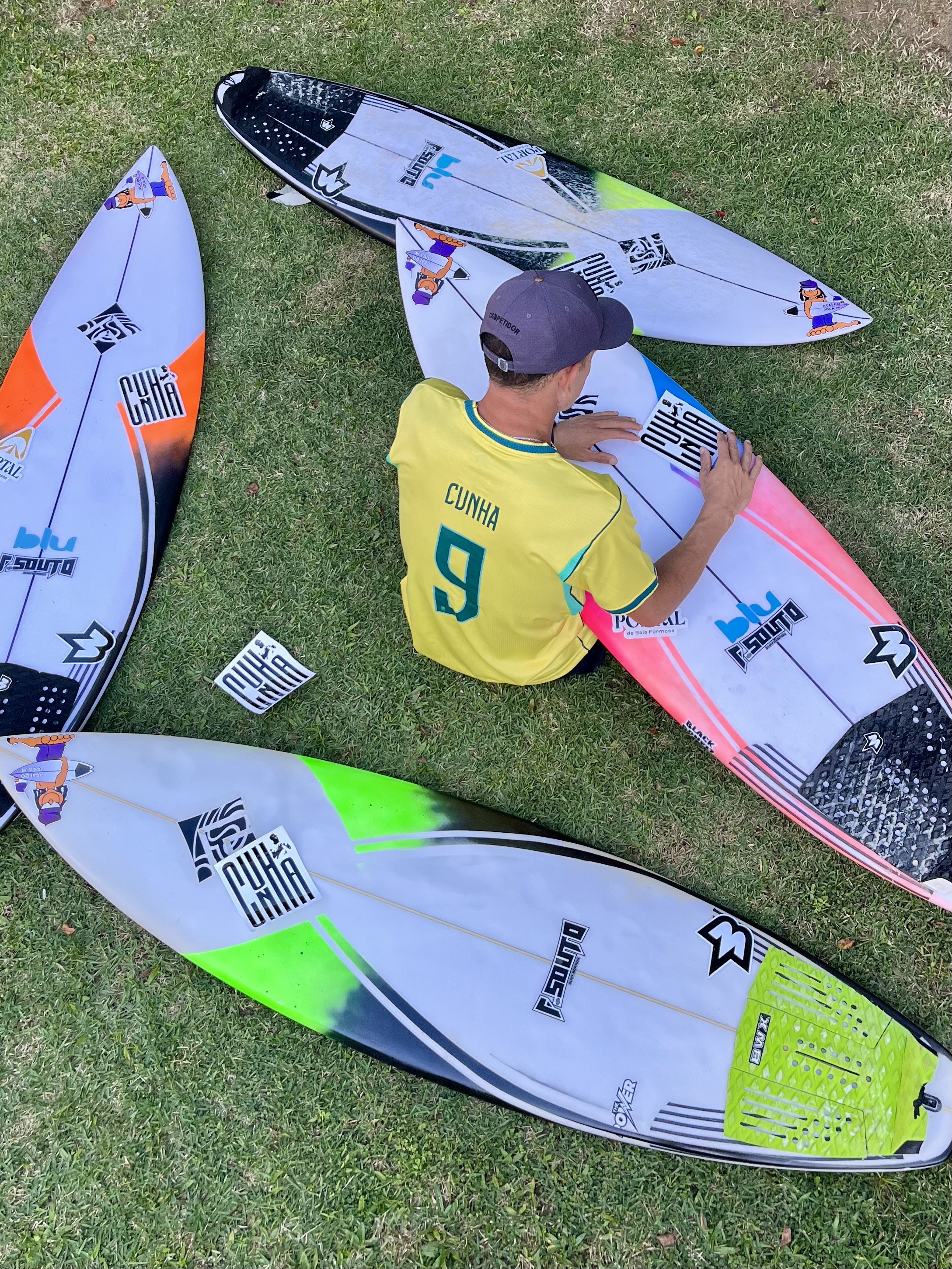 Atacante Matheus Cunha Investe em Surfista Promissor do QS