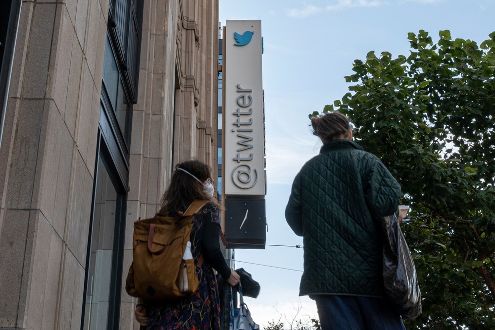 Implacável, Musk demite engenheiros do Twitter que ousam criticá-lo na ...