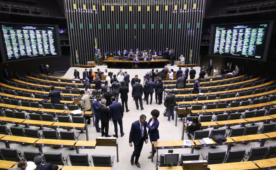 O plen&aacute;rio da C&acirc;mara durante a vota&ccedil;&atilde;o da LDO
