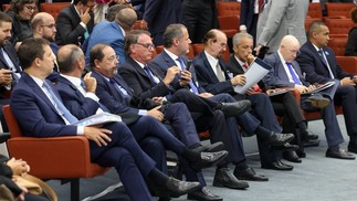 Bolsonaro sentou na primeira fileira da sala da Primeira Turma do STF para assistir o julgamento — Foto: Gustavo Moreno / STF