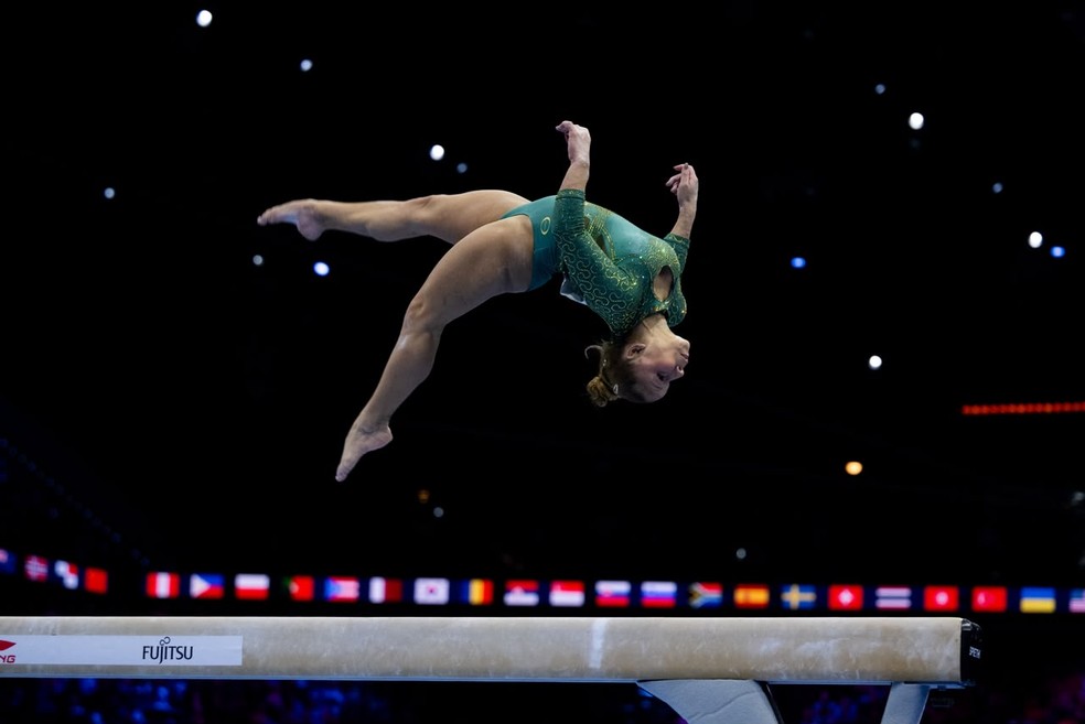 Flávia Saraiva arrasou na trave, no Campeonato Mundial de Ginástica Artística — Foto: Créditos: MeloGym/CBG