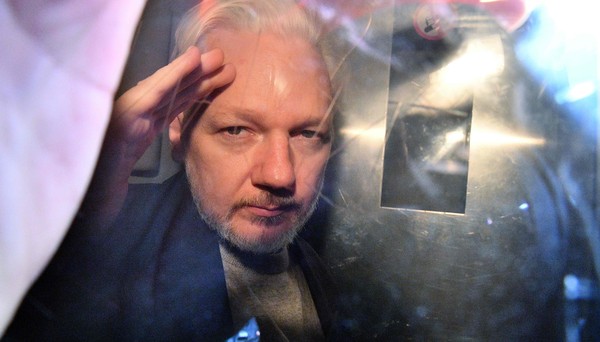 Justiça britânica concede a Julian Assange novo recurso contra a extradição aos EUA
