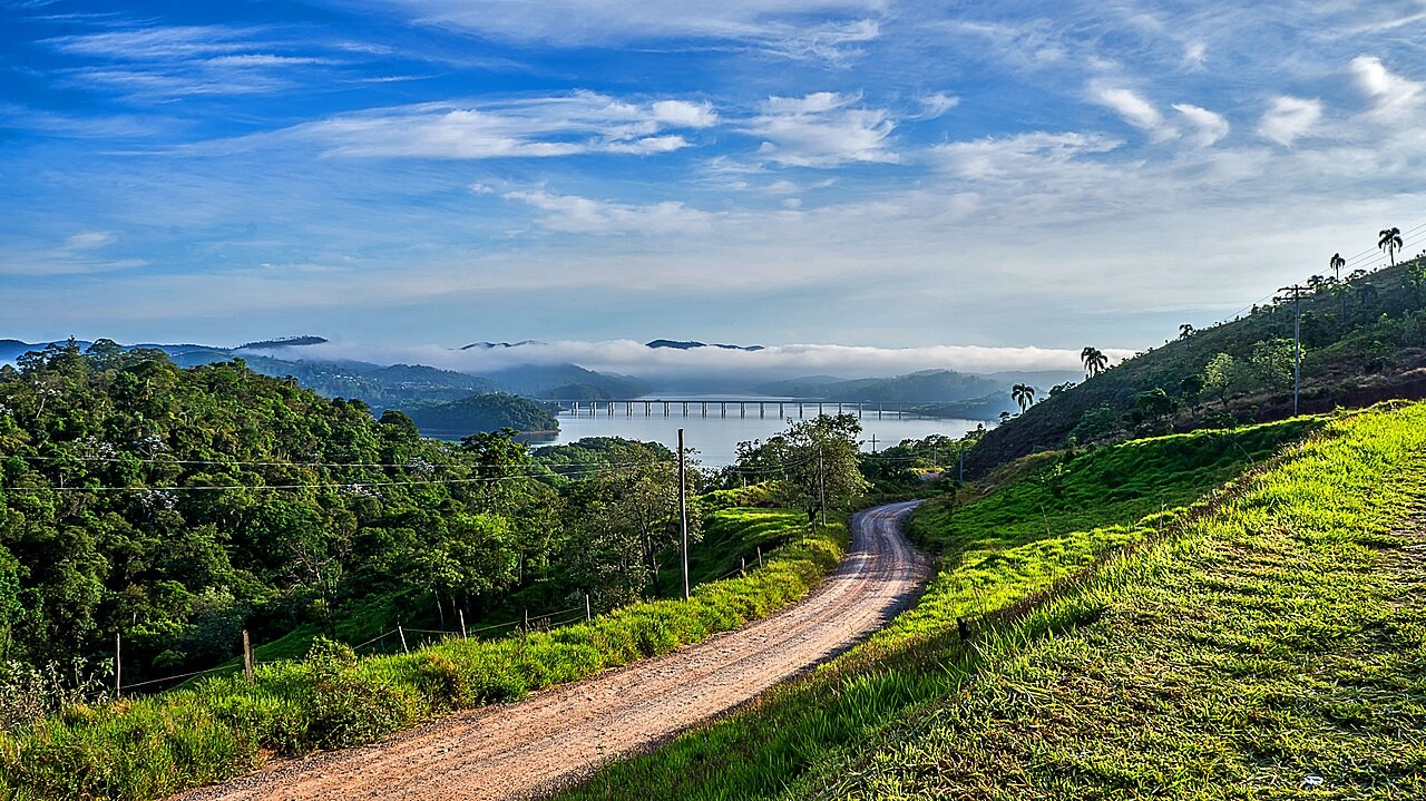 Com reservatórios em recuperação, SP vai notificar por WhatsApp clientes com picos de consumo