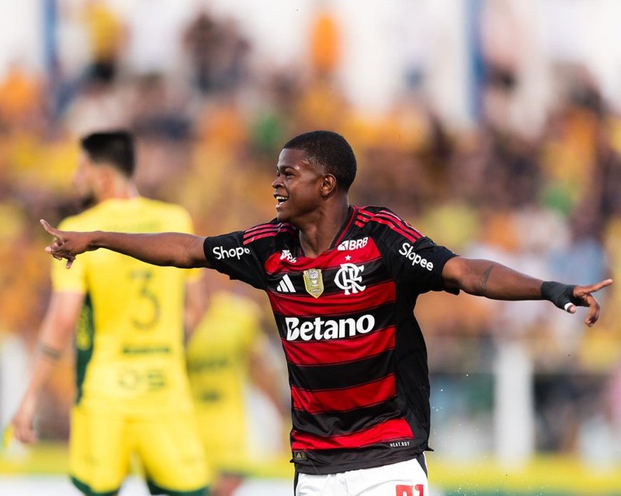 Joias do Mengão empatam!! Na ultima rodada do Brasileirão, joias do Mengão brilham e garantem um empate para o Flamengo
