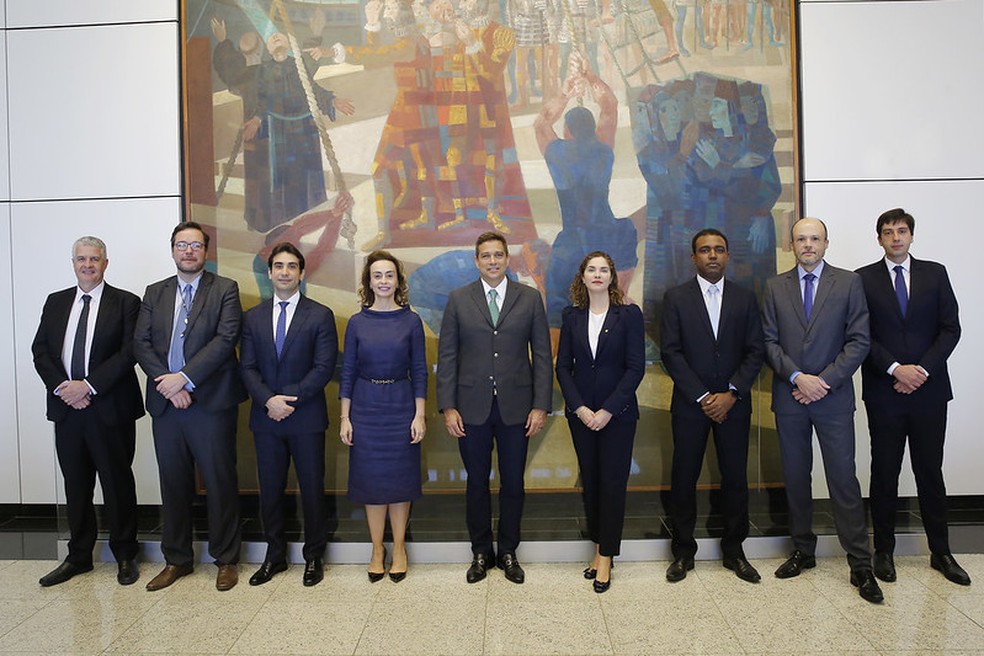 Membros da diretoria do Banco Central, liderados pelo presidente da instituição, Roberto Campos Neto (no centro) — Foto: Raphael Ribeiro/BCB