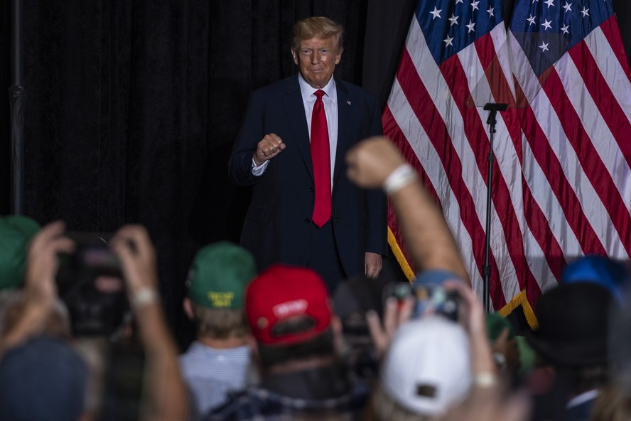 Donald Trump, ex-presidente dos EUA , em comício durante a campanha para as primárias do Partido Republicano