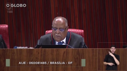Bolsonaro recupera vídeo de Carlos Lupi, do PDT, para rebater voto no TSE