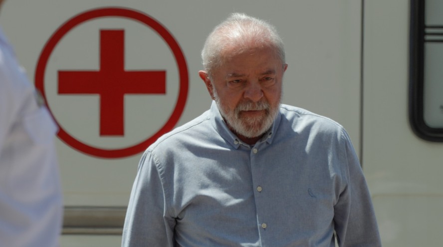 Presidente Lula foi diagnosticado com pneumonia