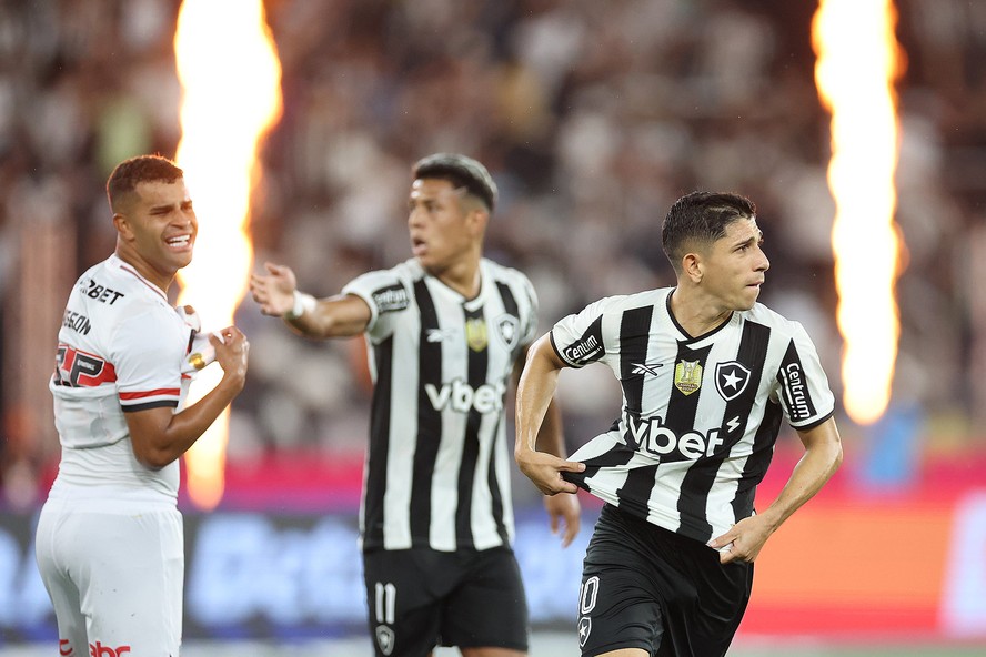 Botafogo e São Paulo empatam em jogo movimentado e com golaços no ...