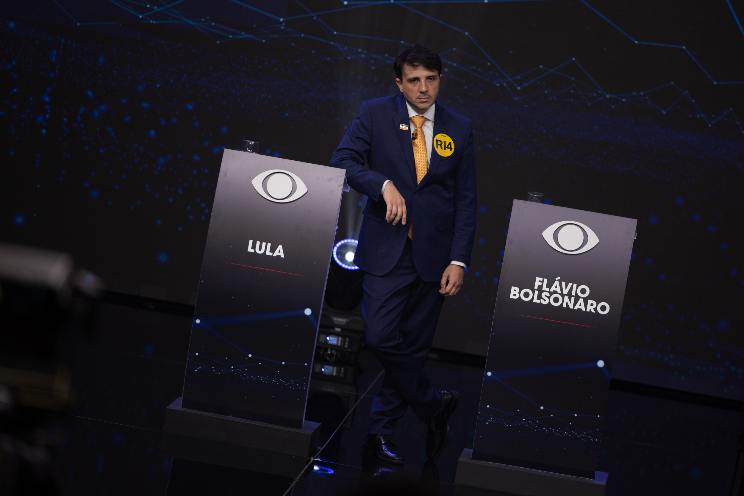 Sem marqueteiro, Renan Santos aposta em 