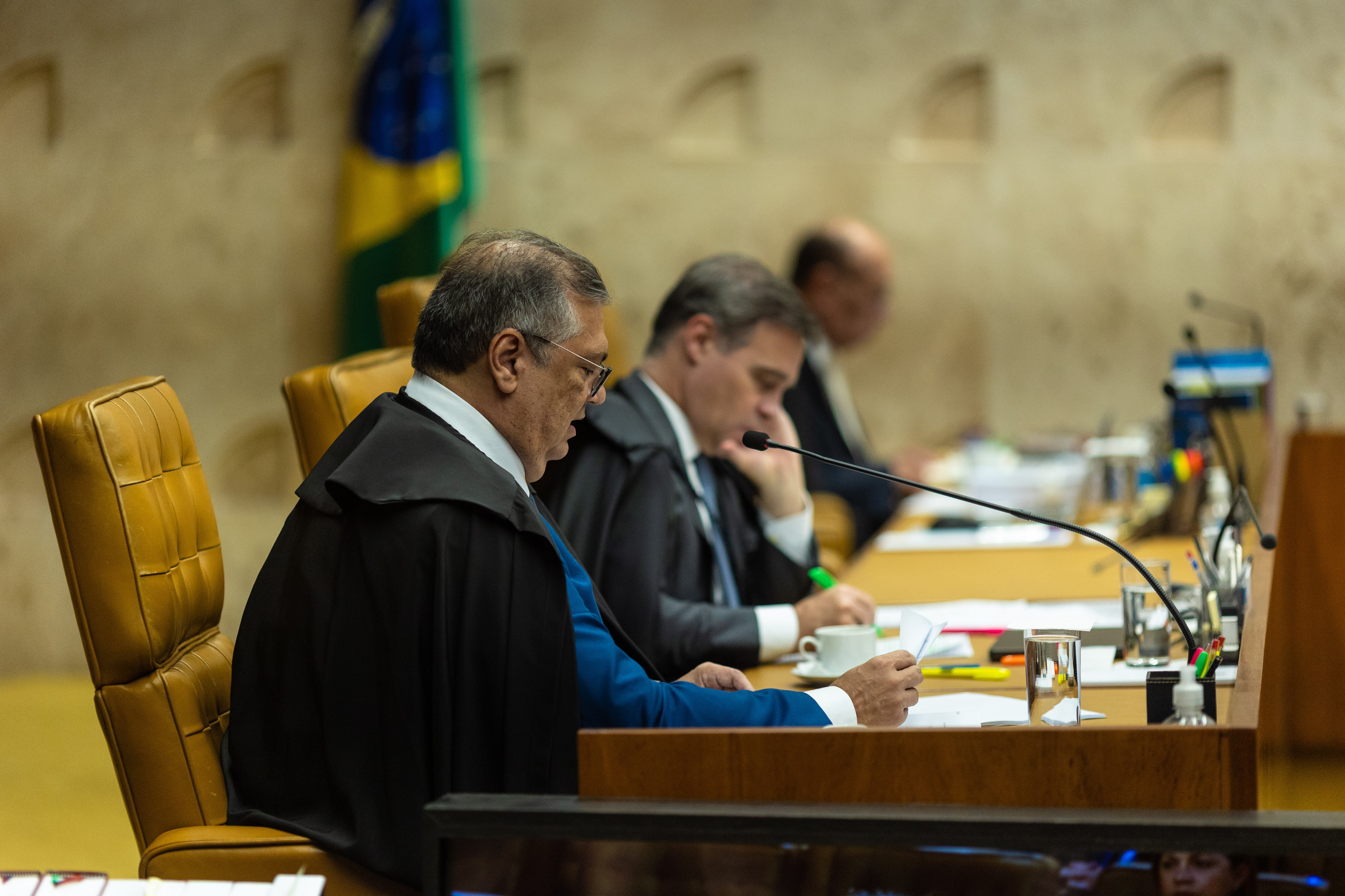 Caso Dark Horse no STF envolve suspeitas sobre gastos de Vorcaro e emendas; entenda as investigações conduzidas por Mendonça e Dino - QTU Questões do Universo