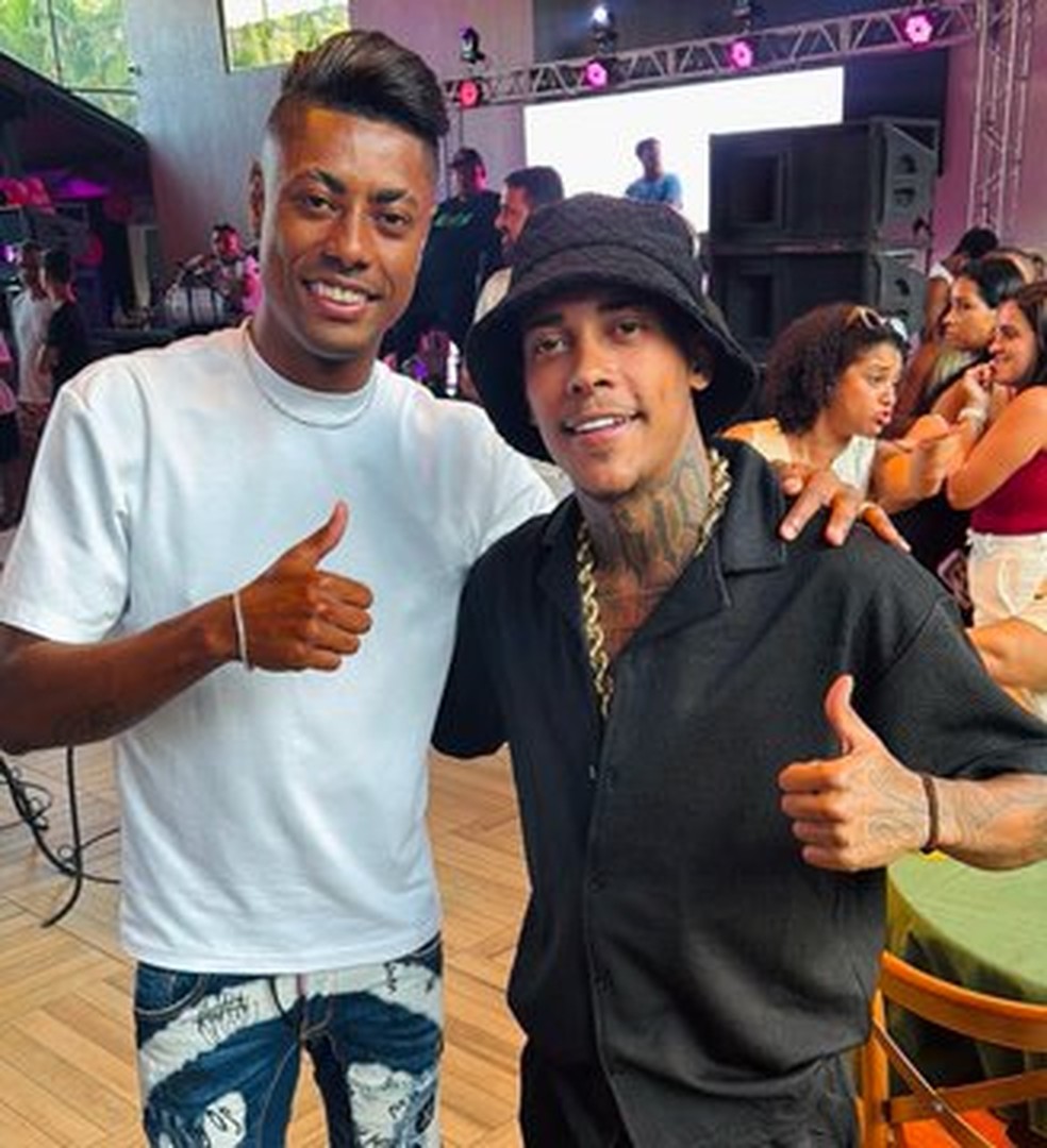 Jogadores do Flamengo compareceram em peso ao aniversário da filha do capitão Gerson — Foto: Reprodução