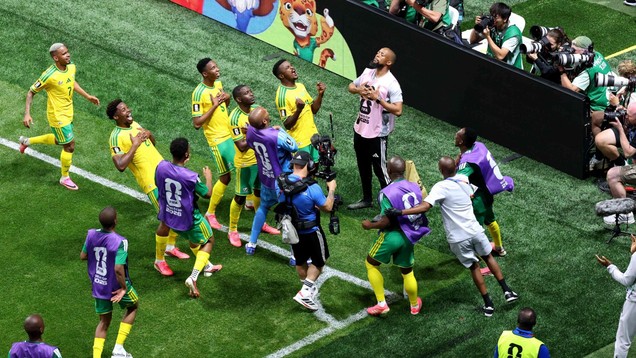 África do Sul busca empate com a Tchéquia no segundo tempo, em jogo de pouca inspiração
