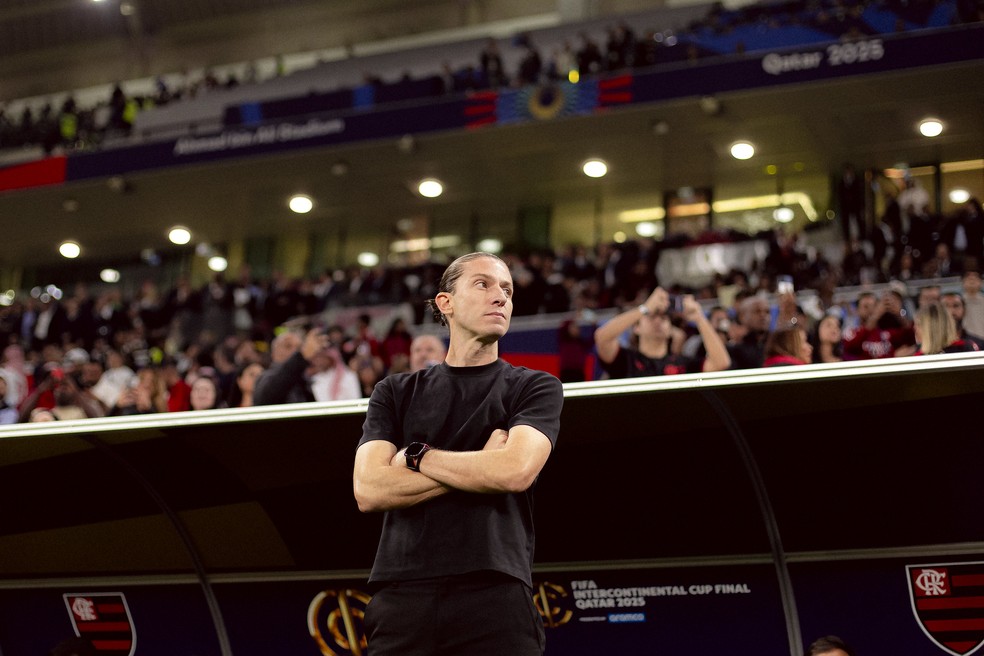 Filipe Luís during Flamengo's defeat to PSG — Photo: Adriano Fontes/Flamengo