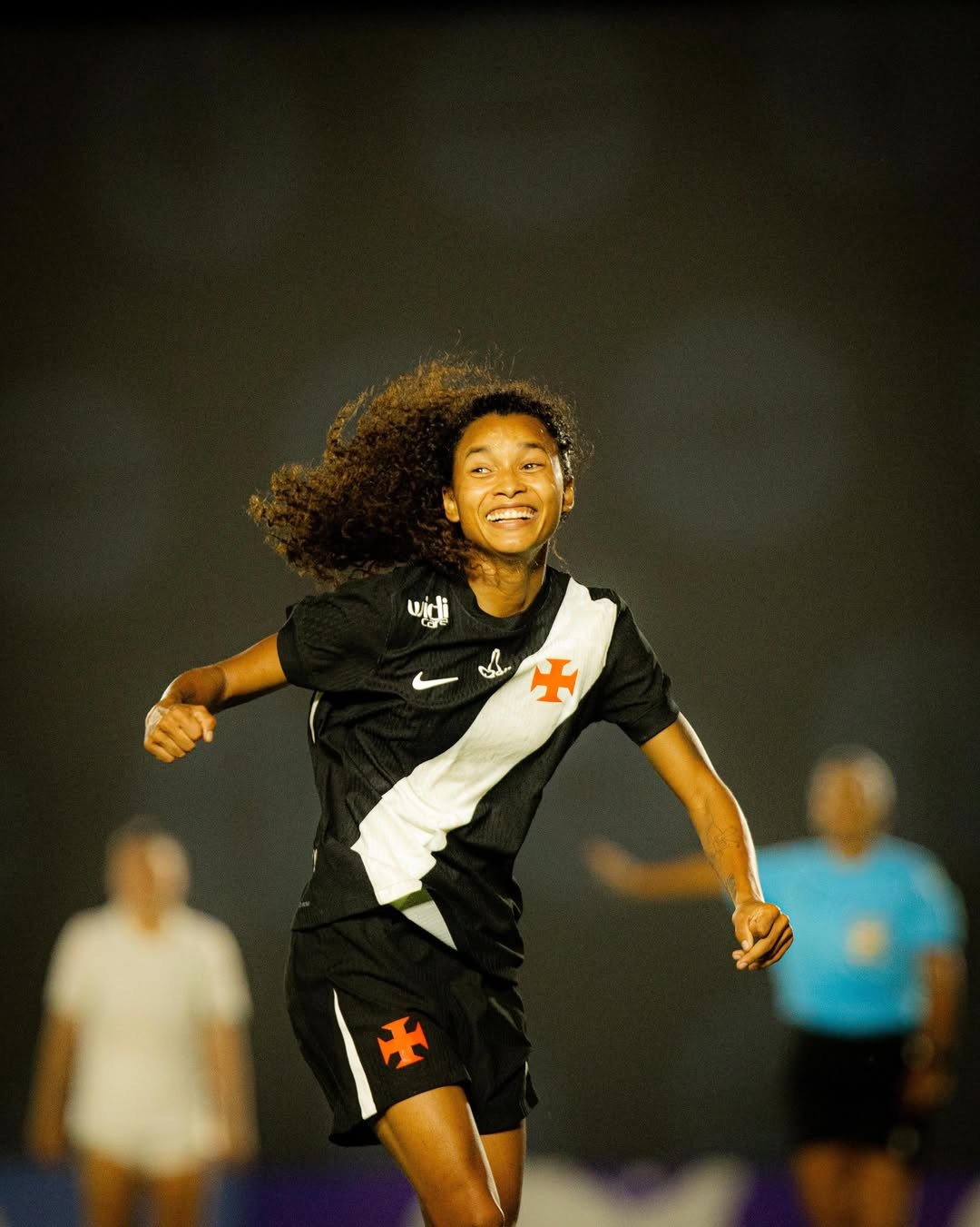 Em tarde de homenagem a Pretinha, Vasco vence o América-MG e avança na Copa do Brasil feminina