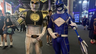 Amigos desde a infância, Gustavo e Vitor escolheram, pelo segundo ano seguido, os heróis de "Power Rangers" por conta de suas ligações emocionais com eles. — Foto: Fernanda Alves Davi