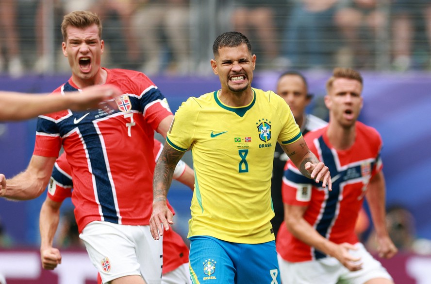 Bruno Guimarães se desculpa por pênalti perdido em eliminação do Brasil na  Copa: 'Tinha estudado muito o goleiro'