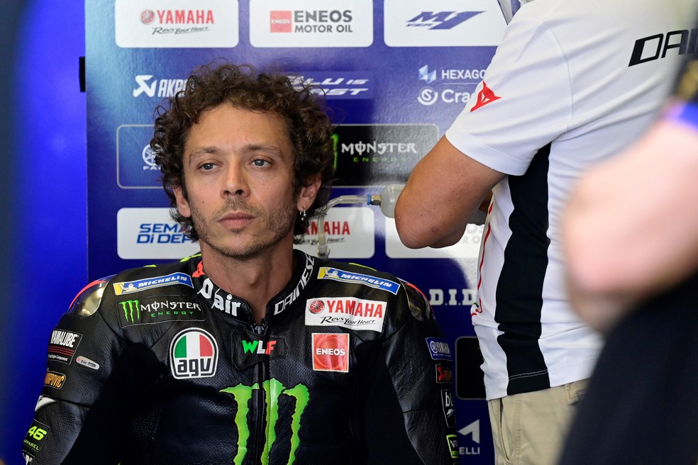 Motociclista italiano Valentino Rossi &mdash; Foto: JAVIER SORIANO / AFP