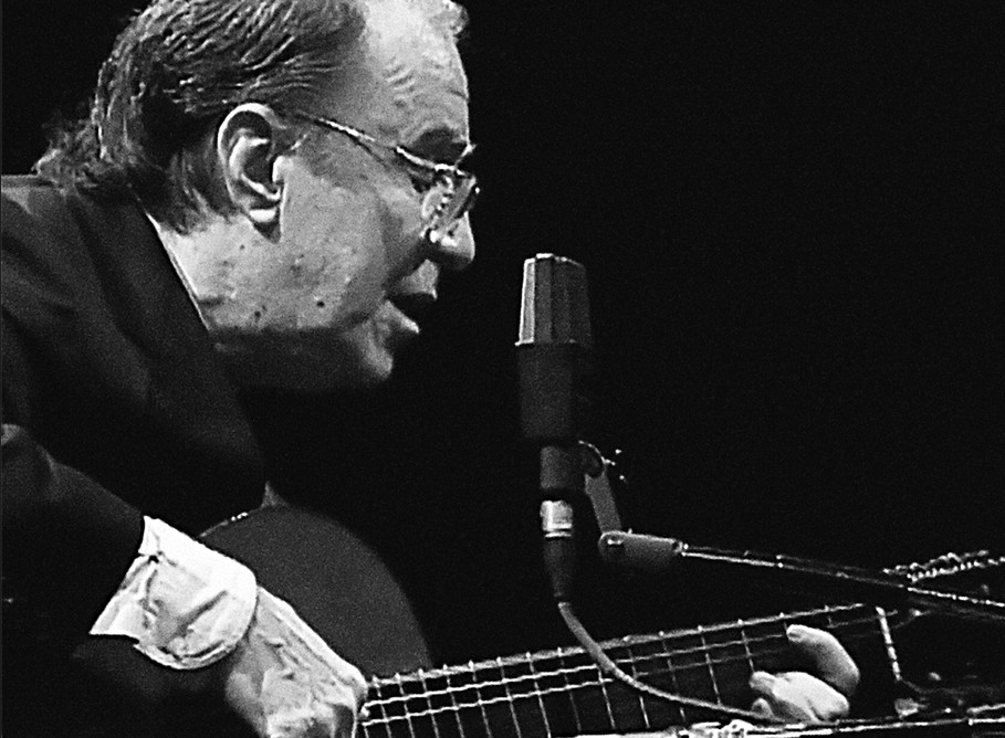 Vem aí a cinebiografia de... João Gilberto