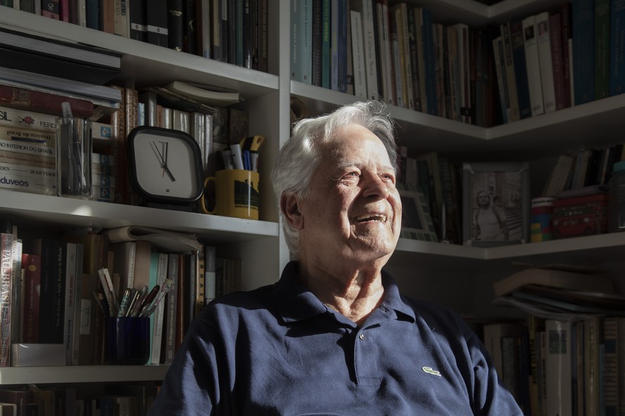 Após quase 30 anos longe dos romances, aos 87 anos Ivan Angelo lança 'Vida ao vivo'