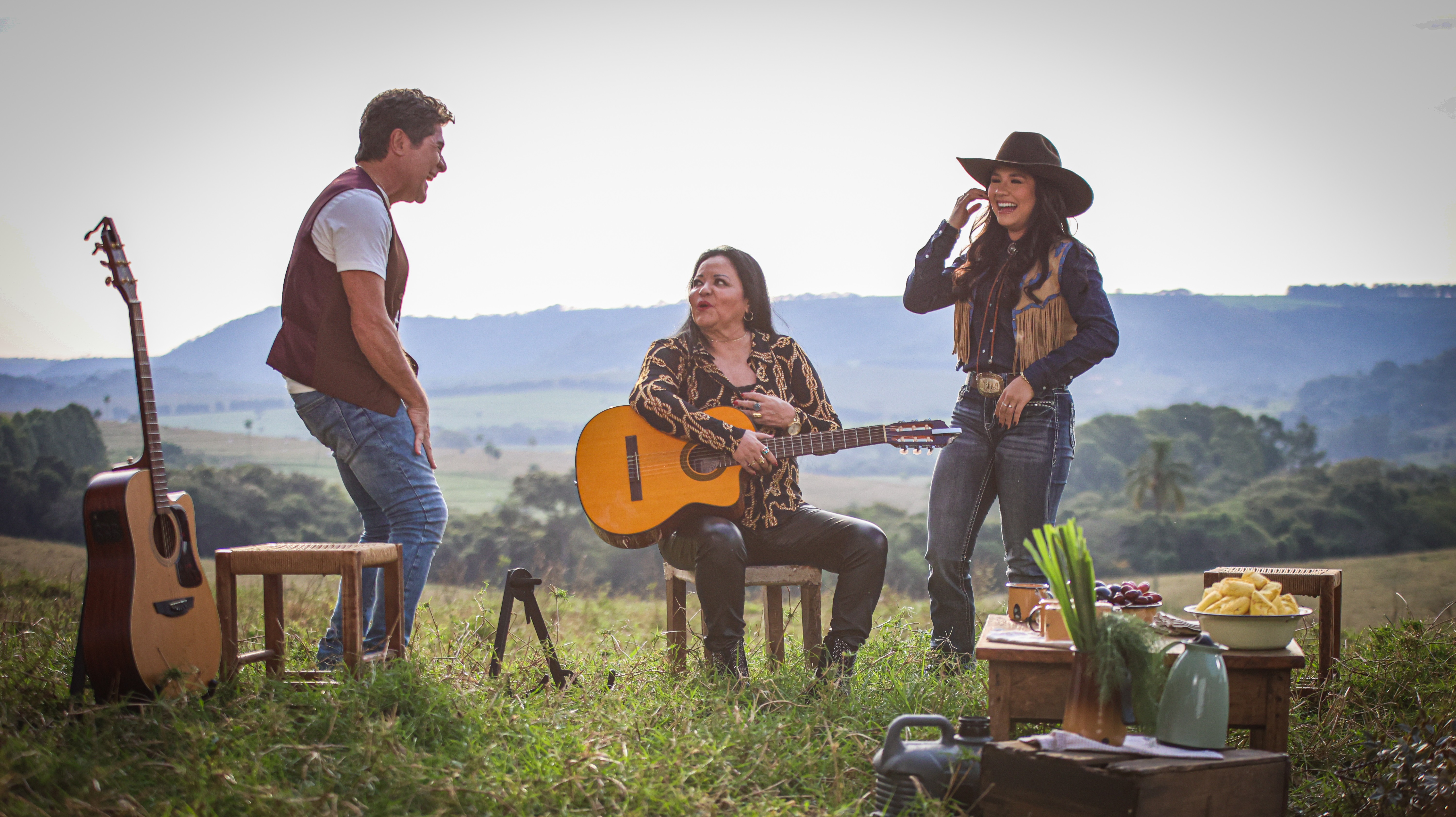 Daniel receberá as cantoras paraguaias Perlla e Fiorella no 