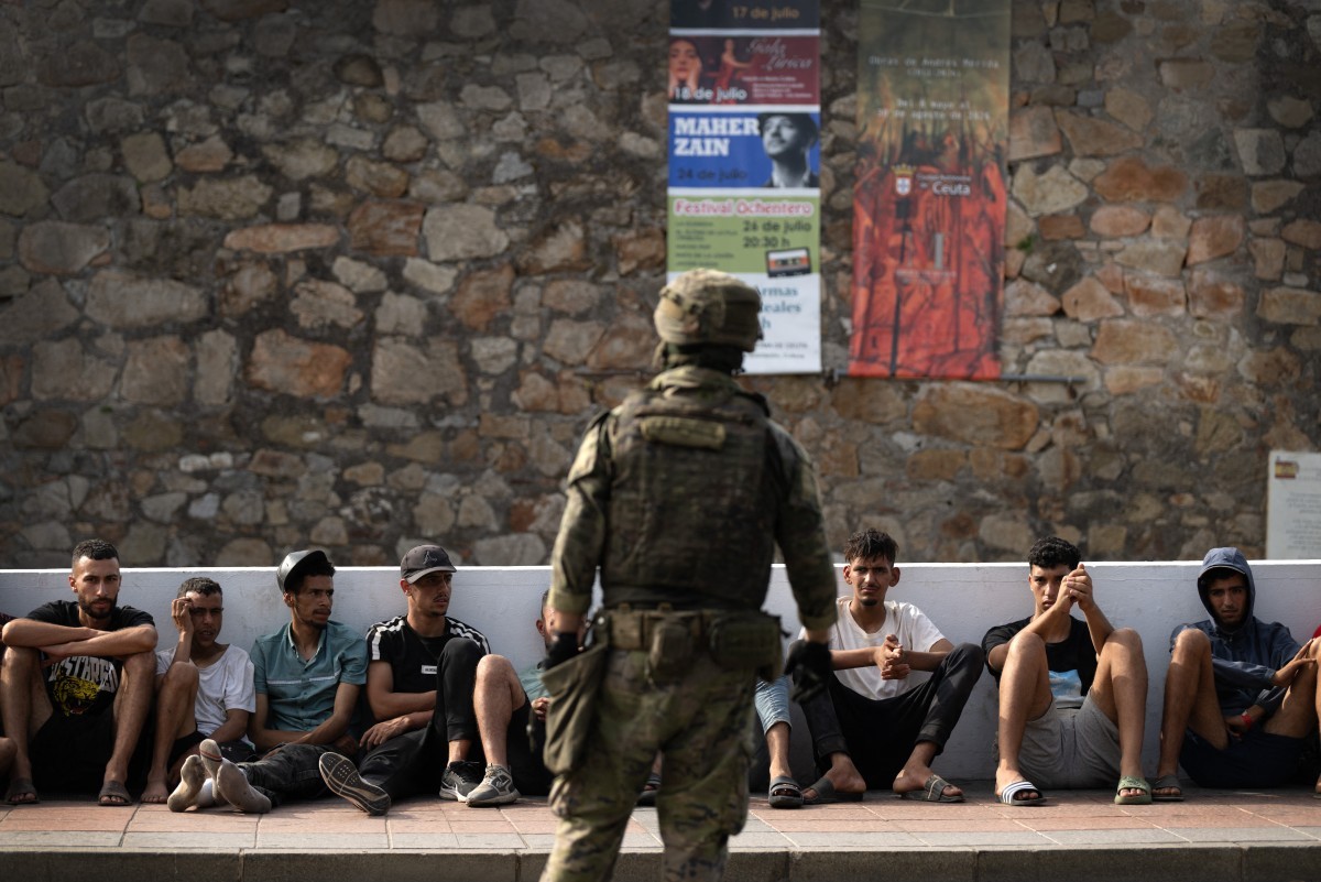 22 líderes da União Europeia pedem reunião urgente sobre crise migratória em Ceuta