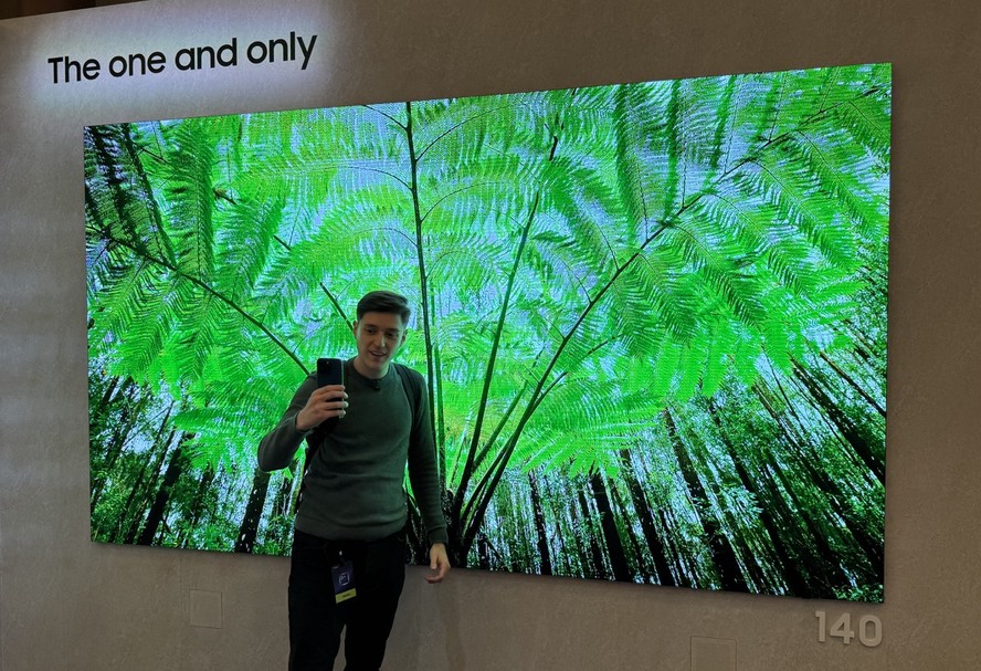 Samsung apresenta TV com tela de 140 polegadas na abertura da CES 2024