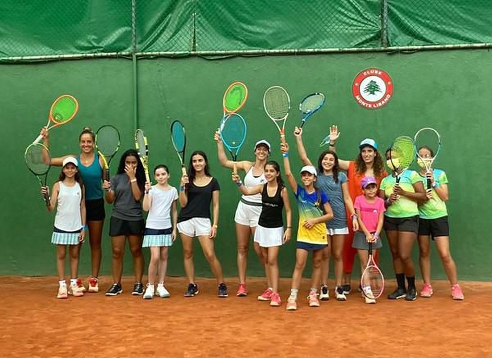 Fundado por Bruna Assemany, o projeto Liga Tennis 10 incentiva o esporte desde a base — Foto: Divulgação/liga tennis 10