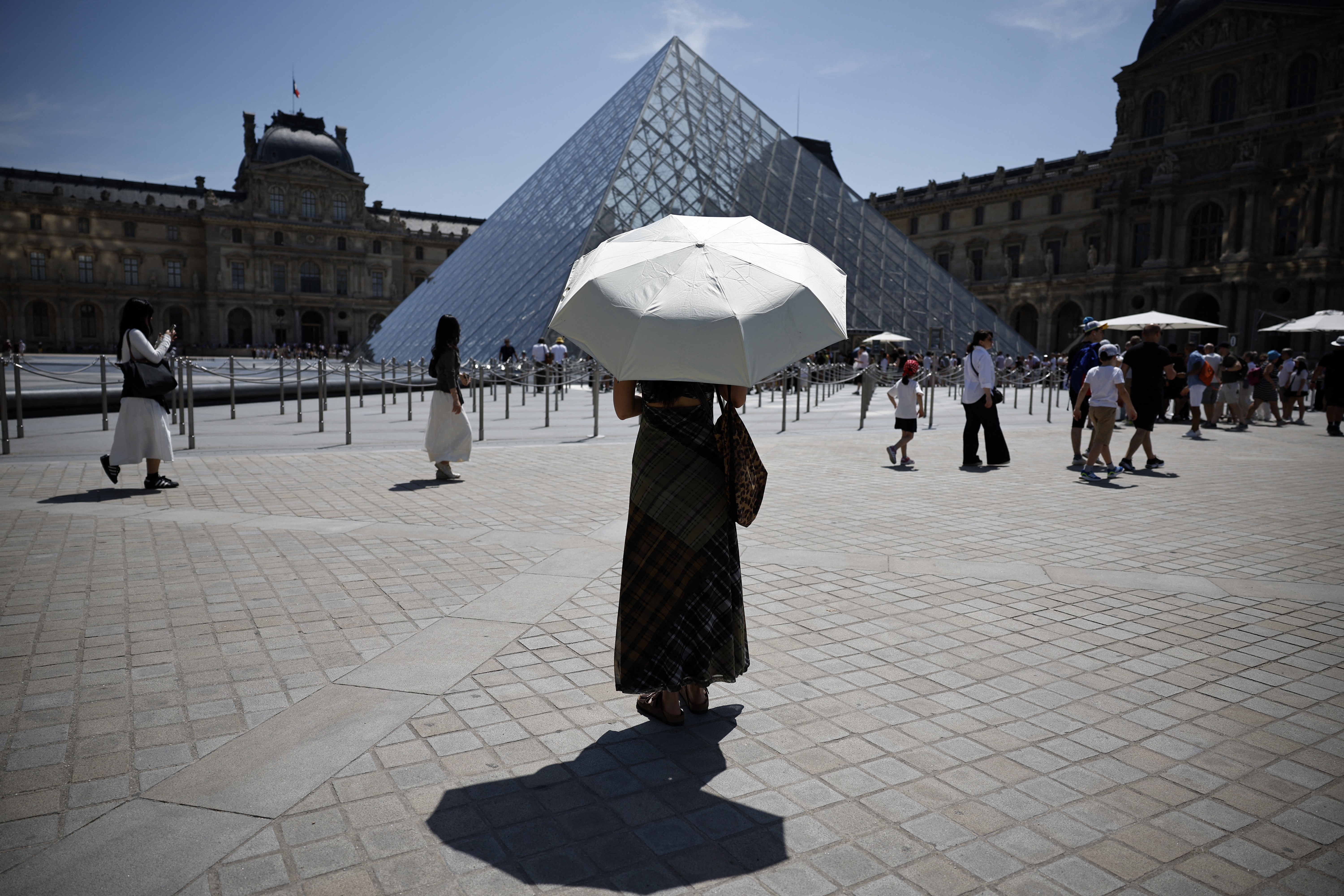 França e Noruega vivem primavera mais quente de sua história; onda de calor atinge parte da Europa