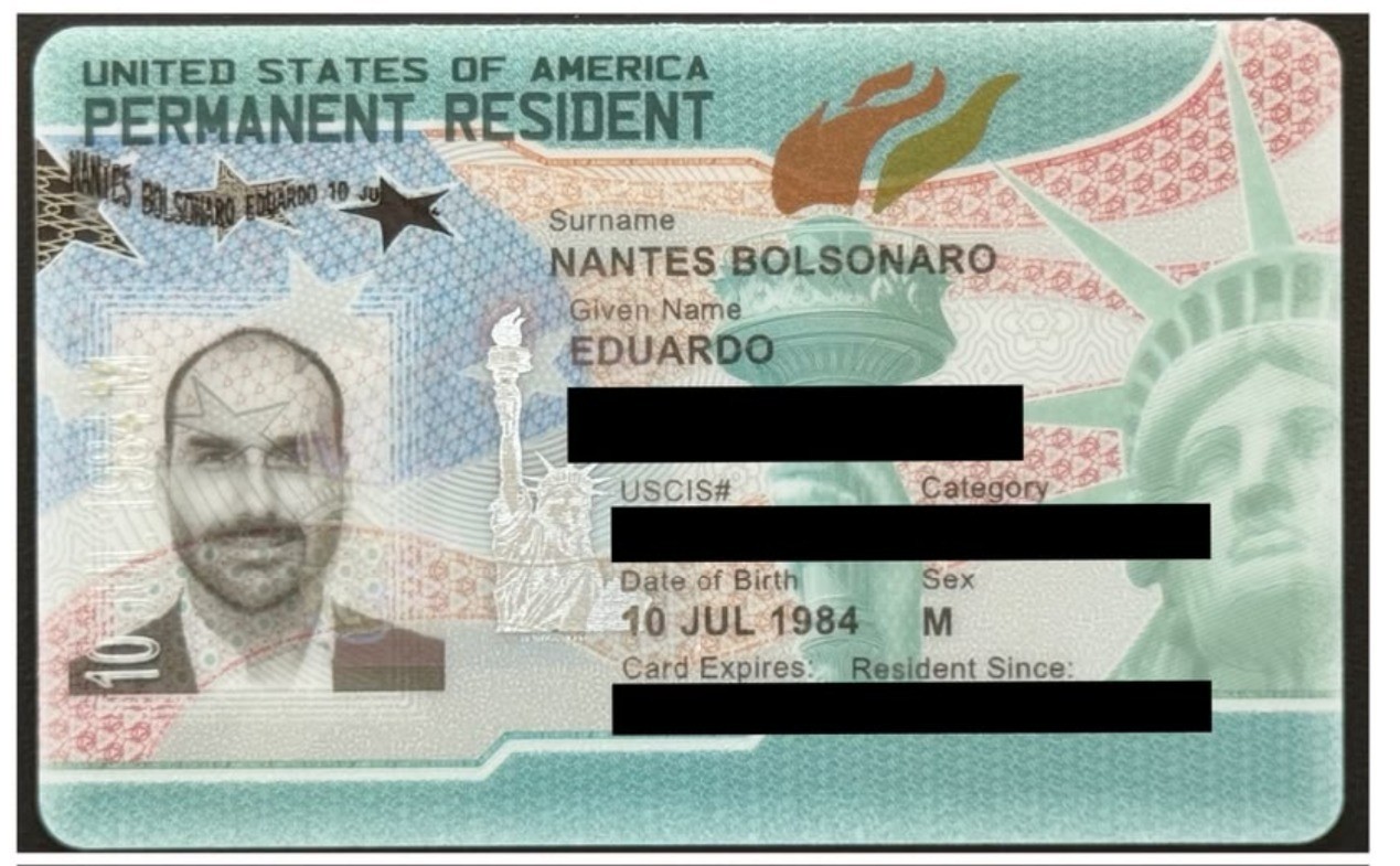 Eduardo Bolsonaro conquista green card e se estabelece nos EUA