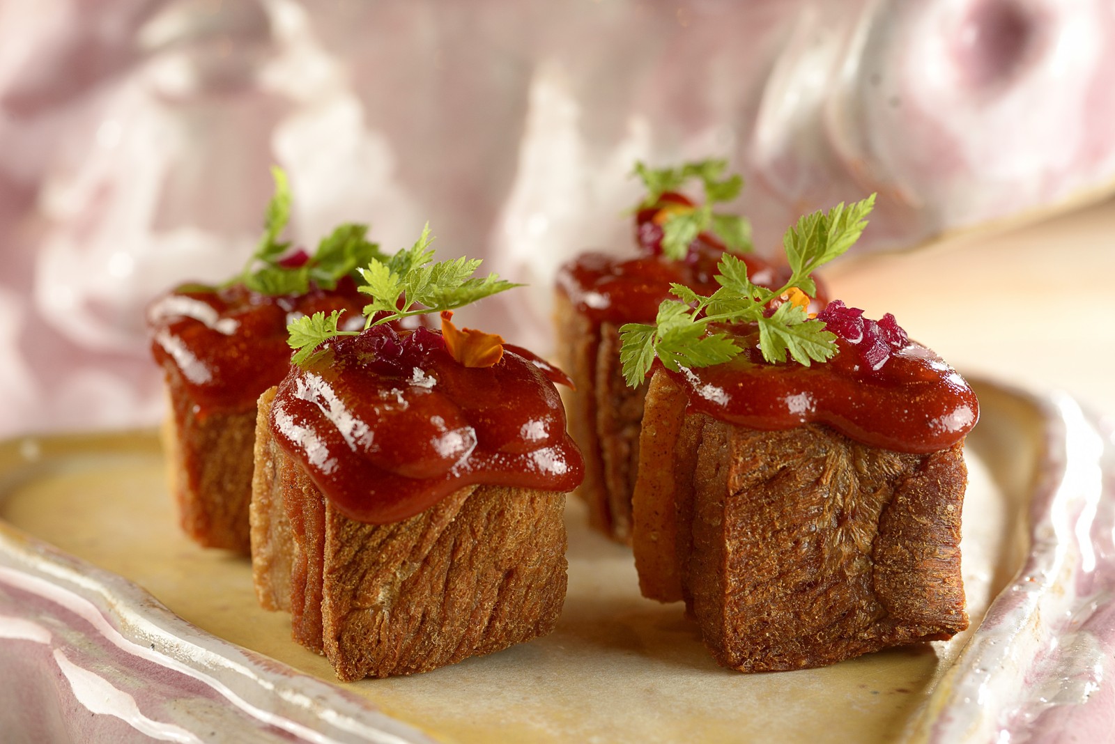 Pancetta with guava paste: a classic from A Casa do Porco, in SP - Photography: Mauro Hollanda