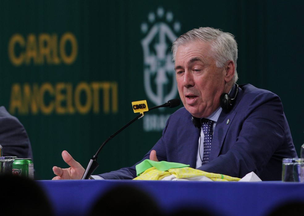 Carlo Ancelotti, técnico da seleção brasileira, estreará à frente da amarelinha nesta semana, em jogo contra o Equador, pelas Eliminatórias da Copa — Foto: Alexandre Cassiano