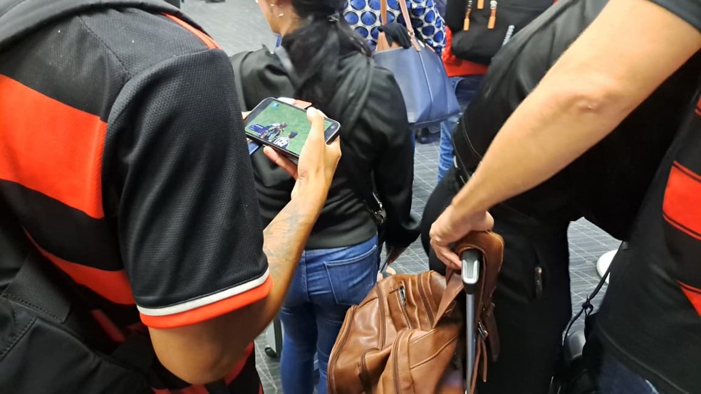 Torcedores de Flamengo e Palmeiras acompanham rodada decisiva do Brasileirão em conexão para chegar à final da Libertadores — Foto: Davi Ferreira