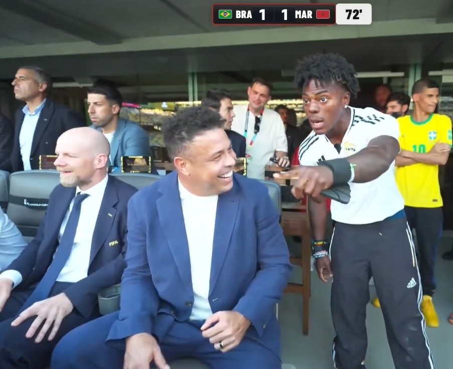 Quem é Speed, streamer que viralizou mostrando tanquinho a Ronaldo Fenômeno na Copa e foi 'tradutor' de Luva de Pedreiro