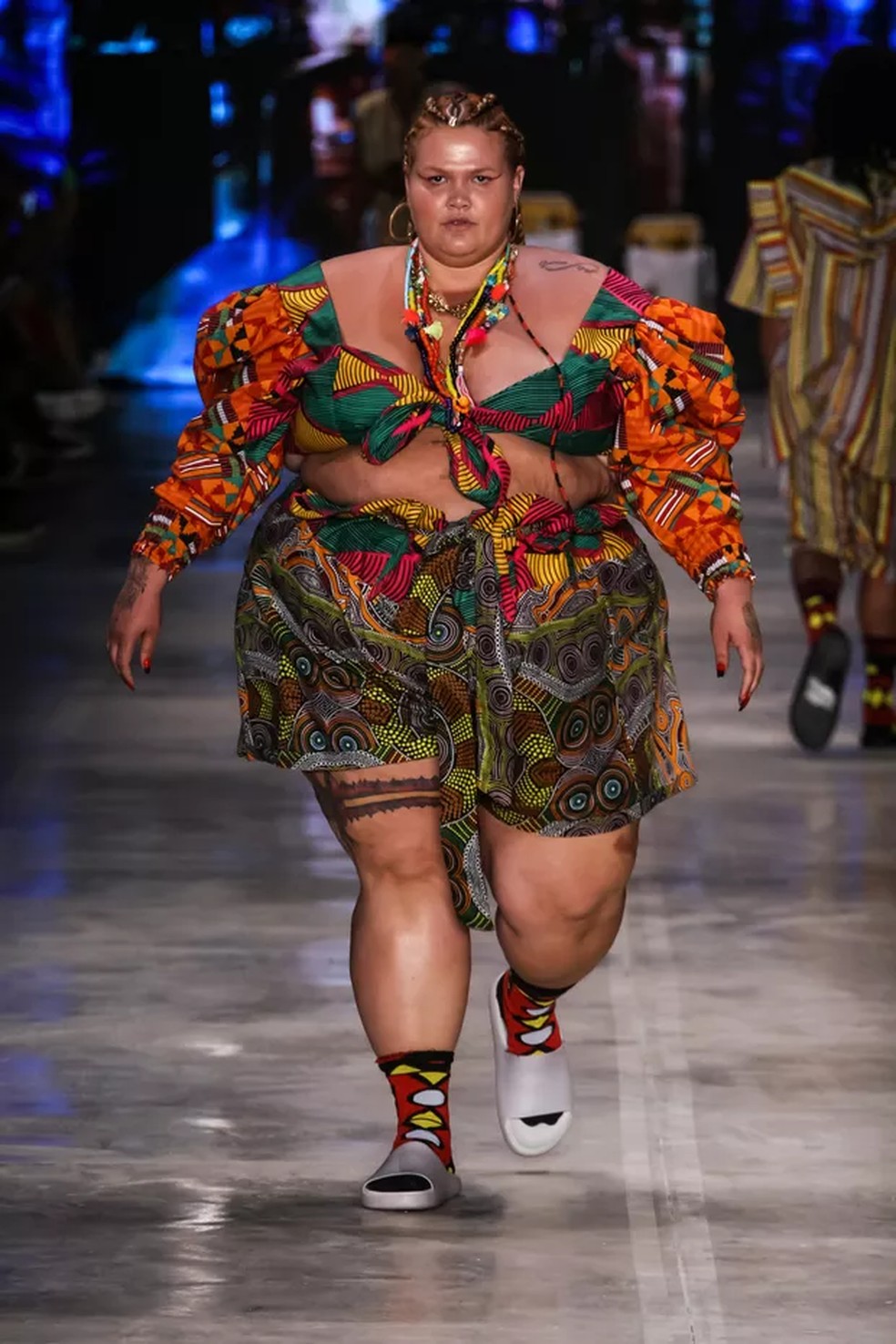 Thaís Carla na São Paulo Fashion Week 2021 — Foto: Charles Naseh